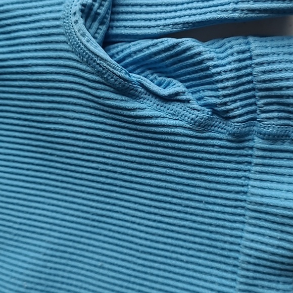 Colsie Blue Ribbed Bike Shorts - Picture 4 of 6